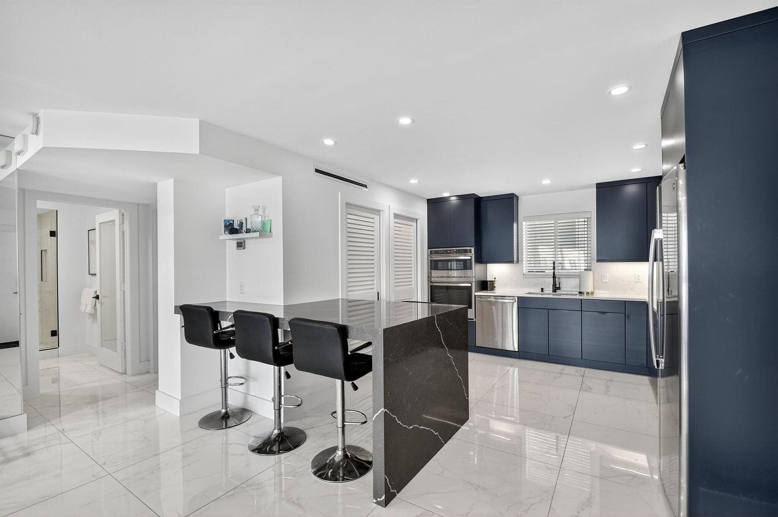 301 Lake Shore Drive 801 photo 14