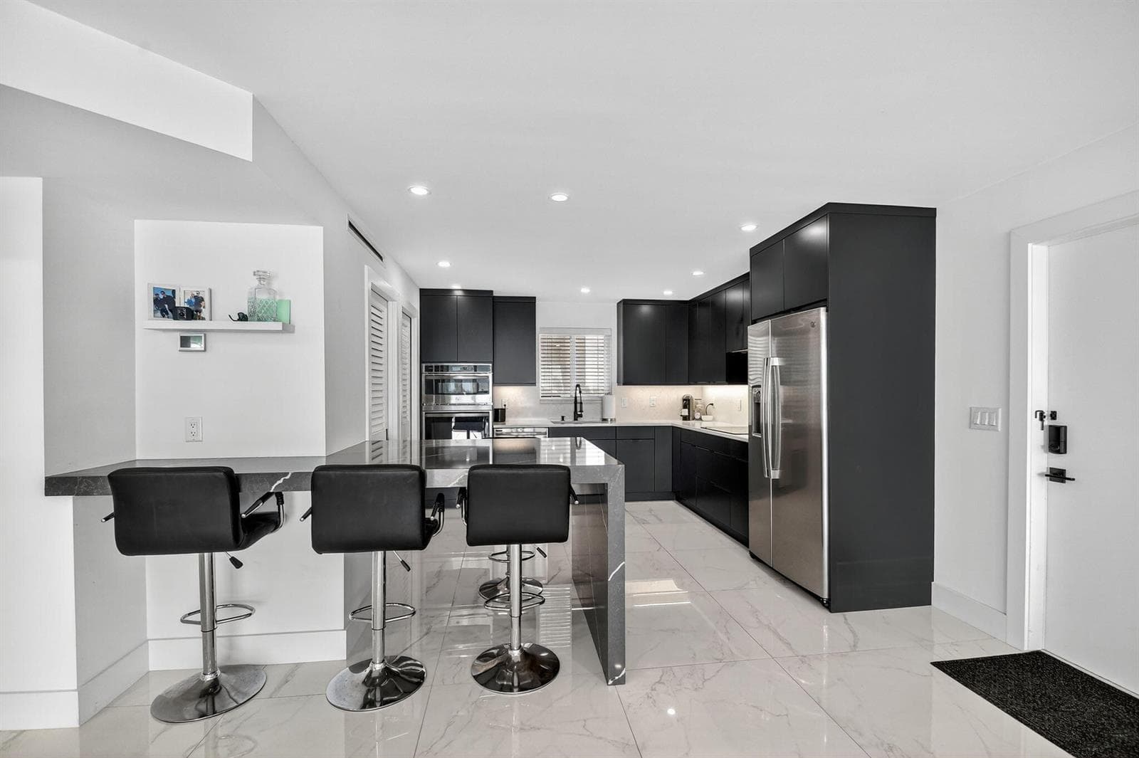 301 Lake Shore Drive 801 photo 15