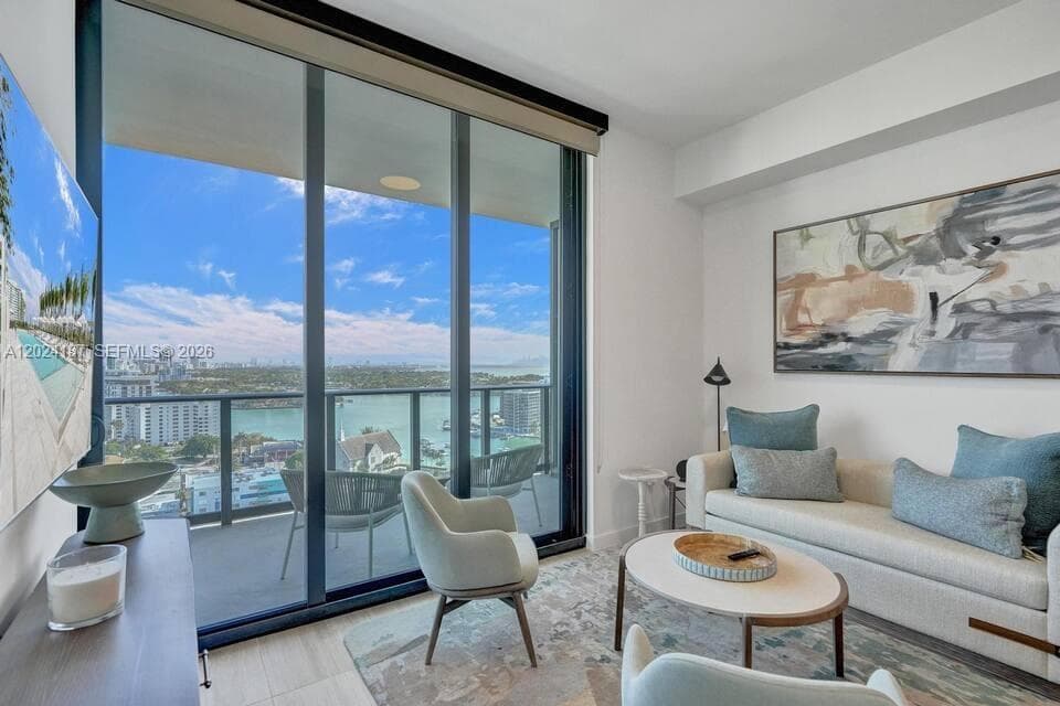 580 72 ST 1804 photo 1