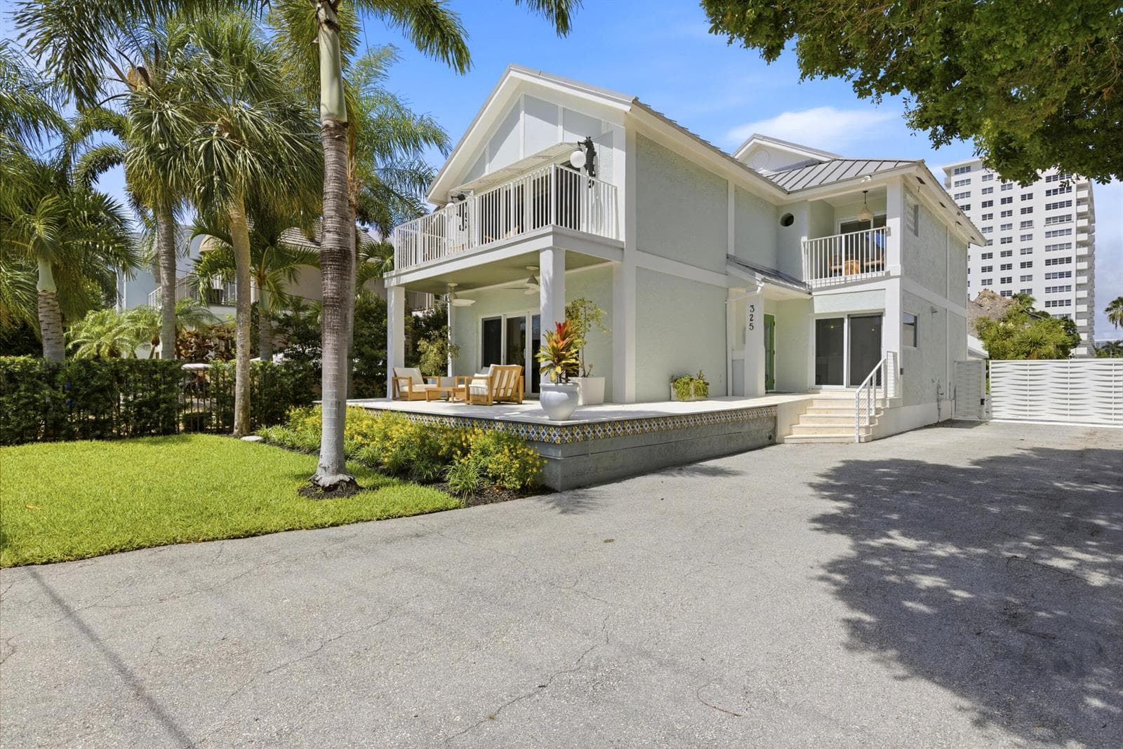 325 Poinciana Drive photo 4