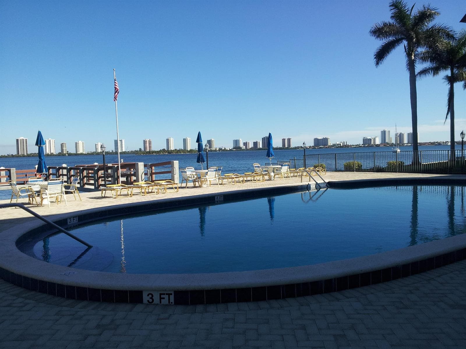 105 Paradise Harbour Boulevard 209 photo 17