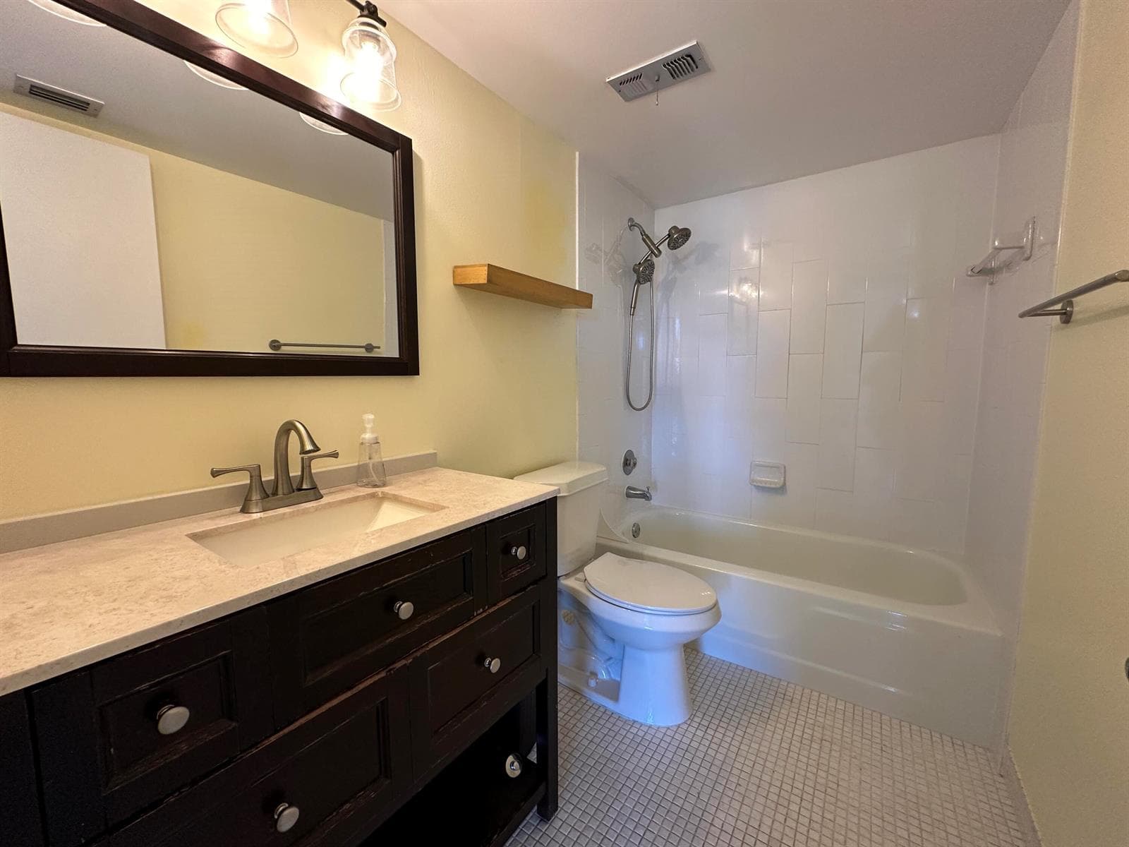 105 Paradise Harbour Boulevard 209 photo 12