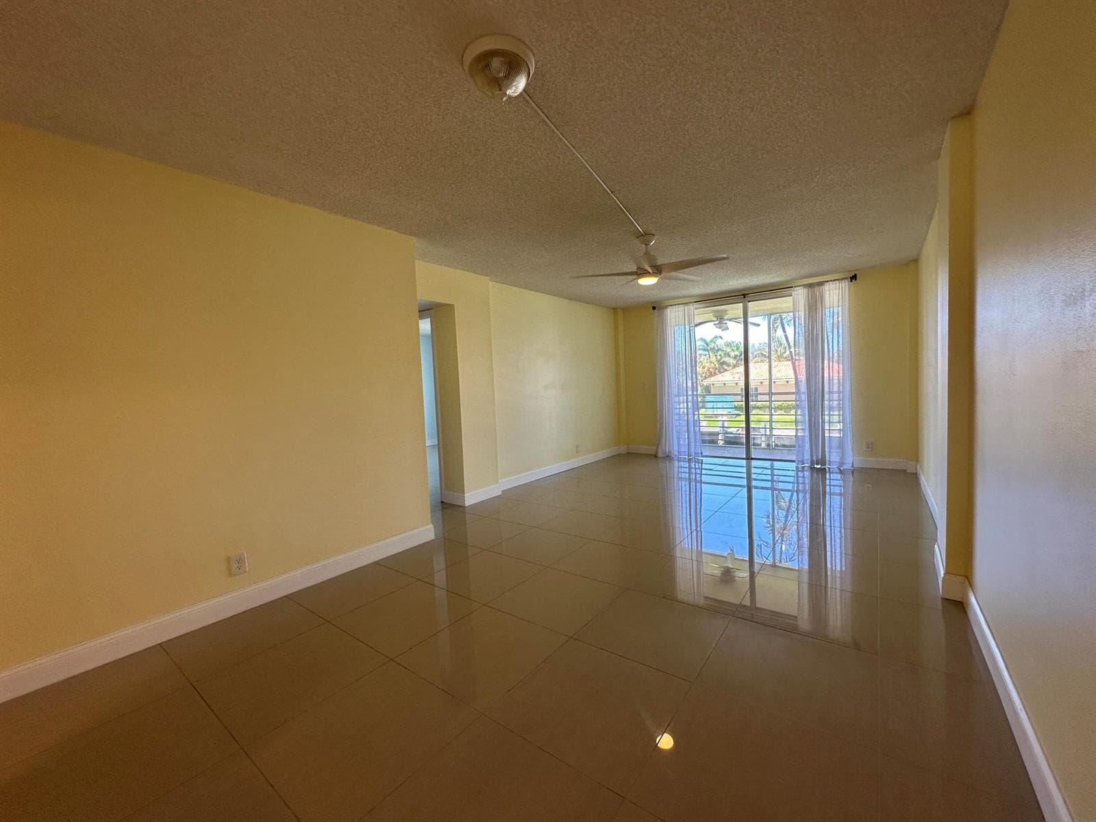 105 Paradise Harbour Boulevard 209 photo 5