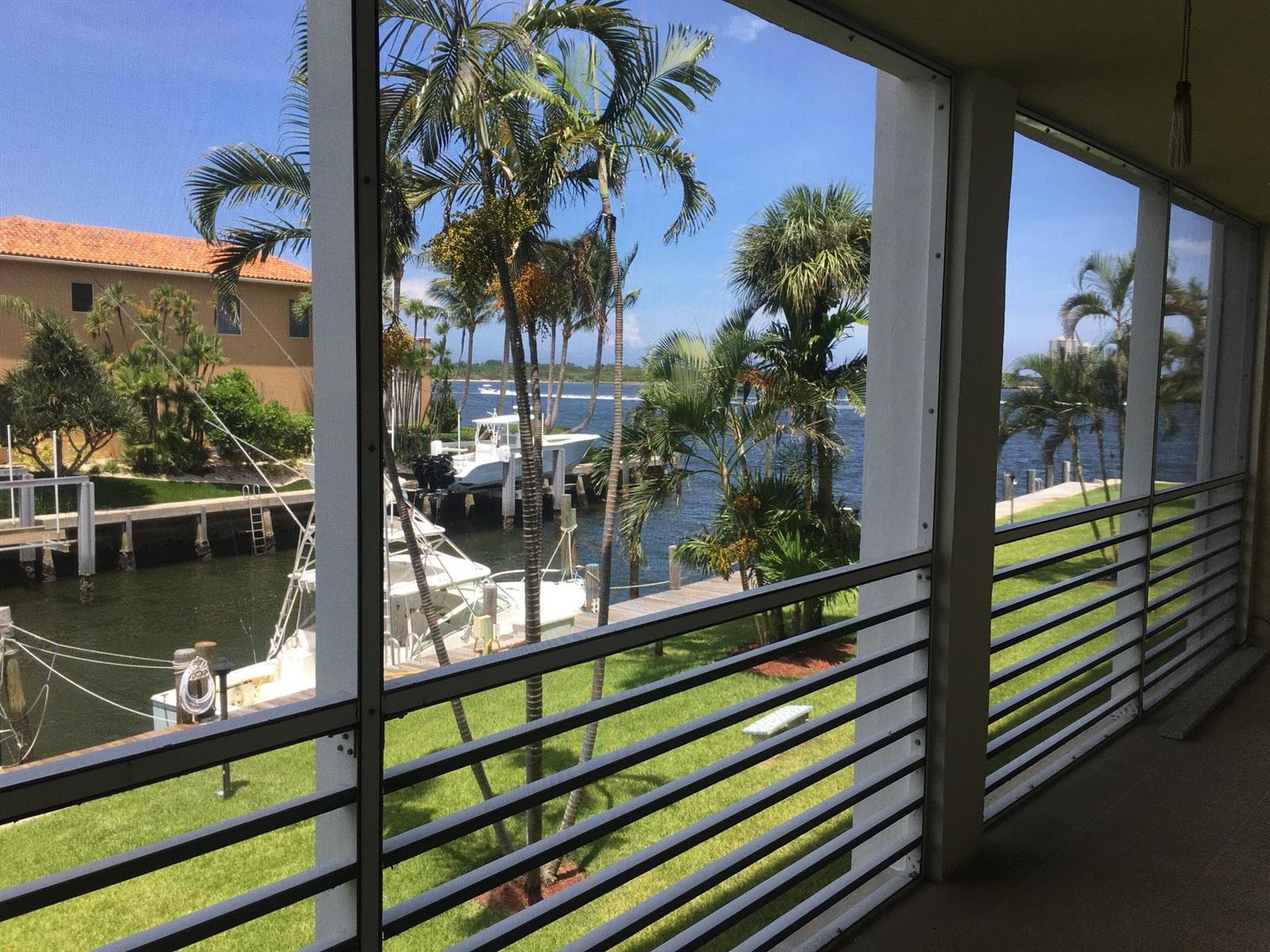105 Paradise Harbour Boulevard 209 photo 20