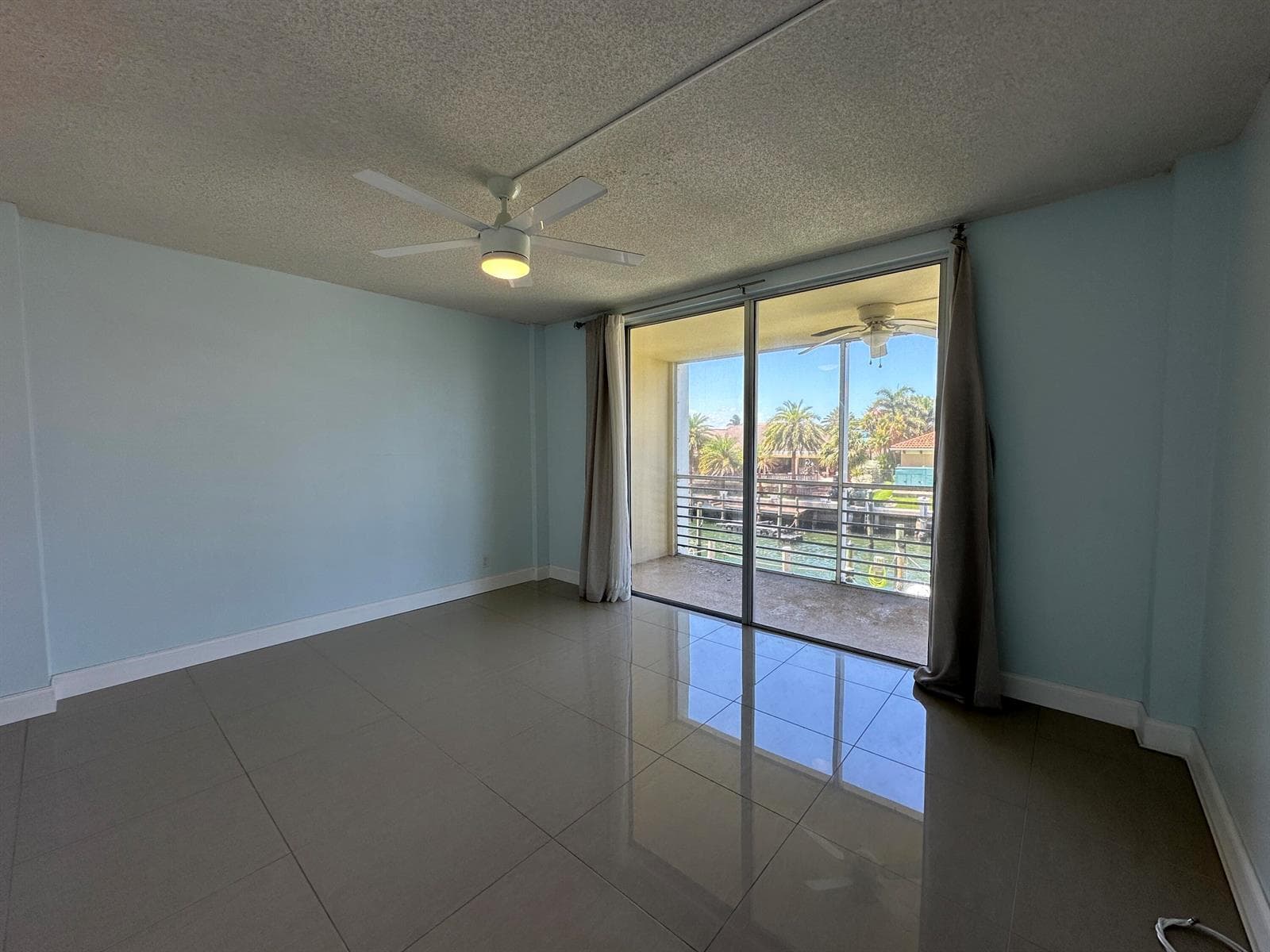 105 Paradise Harbour Boulevard 209 photo 9