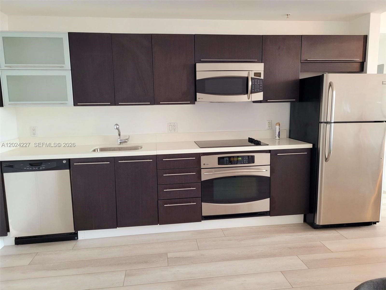 90 SW 3rd St 2208 photo 8