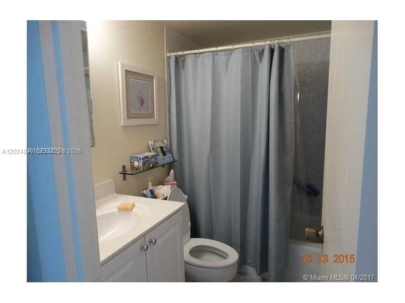 1985 S Ocean Dr 3B photo 3