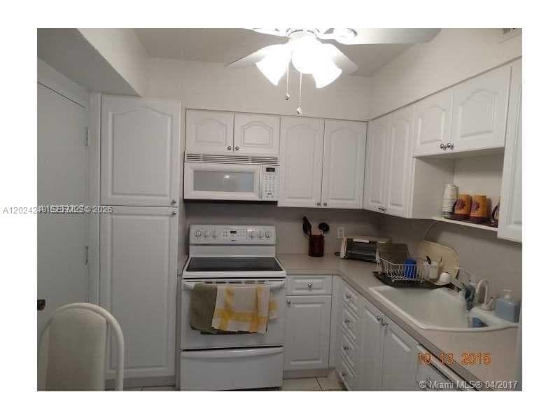 1985 S Ocean Dr 3B photo 4