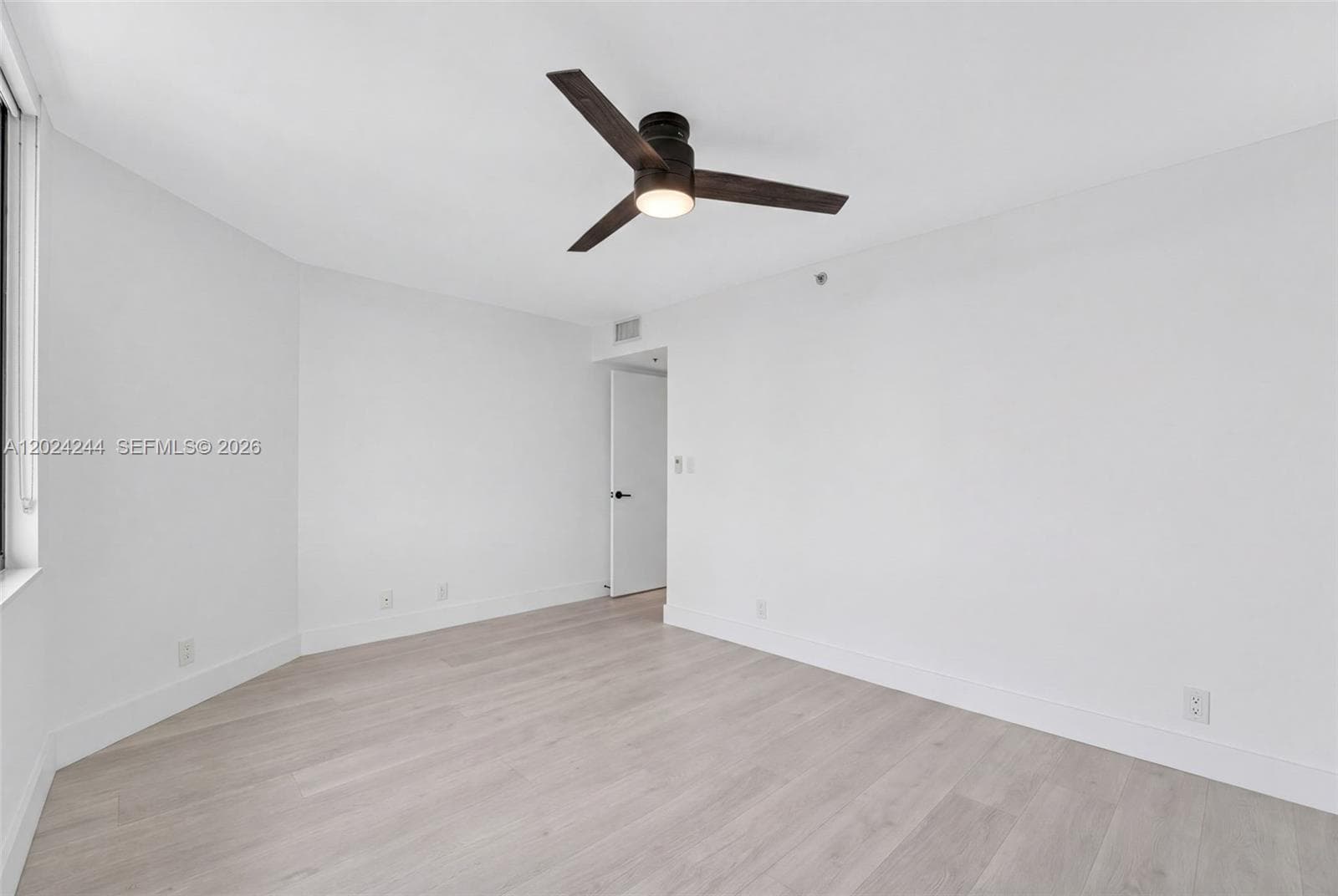 300 Three Islands Blvd 710 photo 18