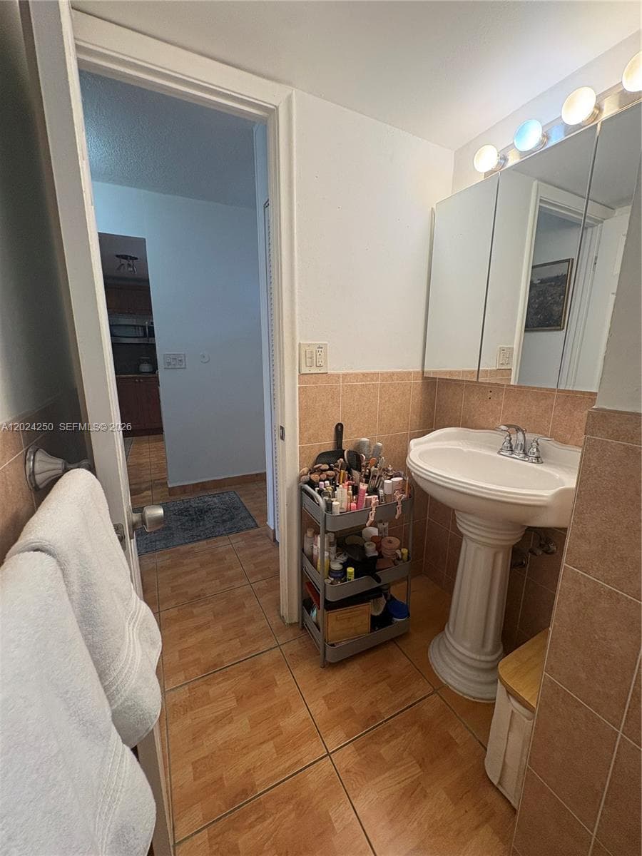 3551 169th St 104 photo 24