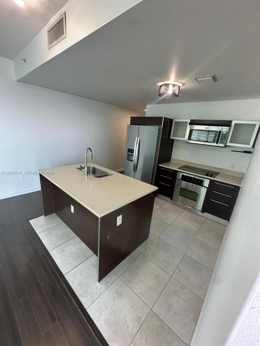 1900 Bayshore Dr 3803 photo 6