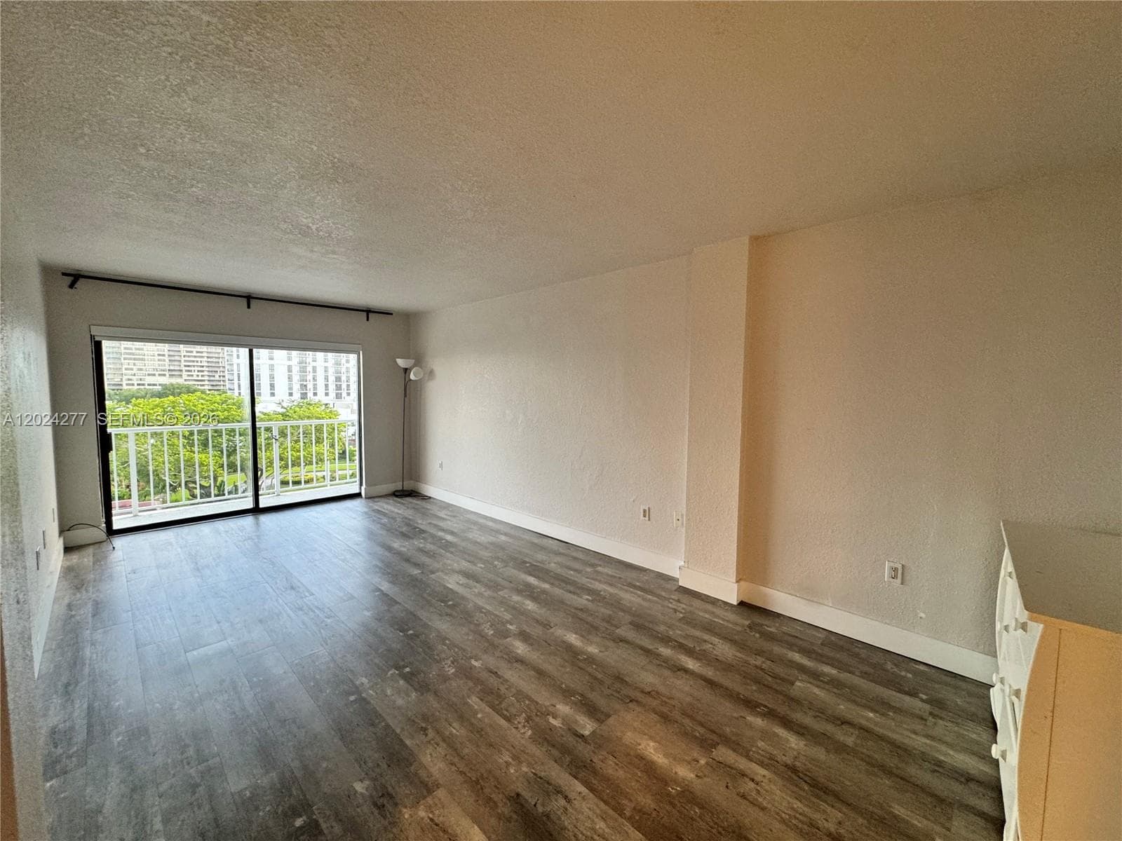 1650 NE 115th St 609 photo 6