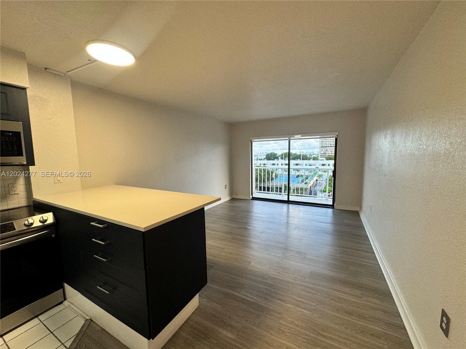 1650 NE 115th St 609 photo 1