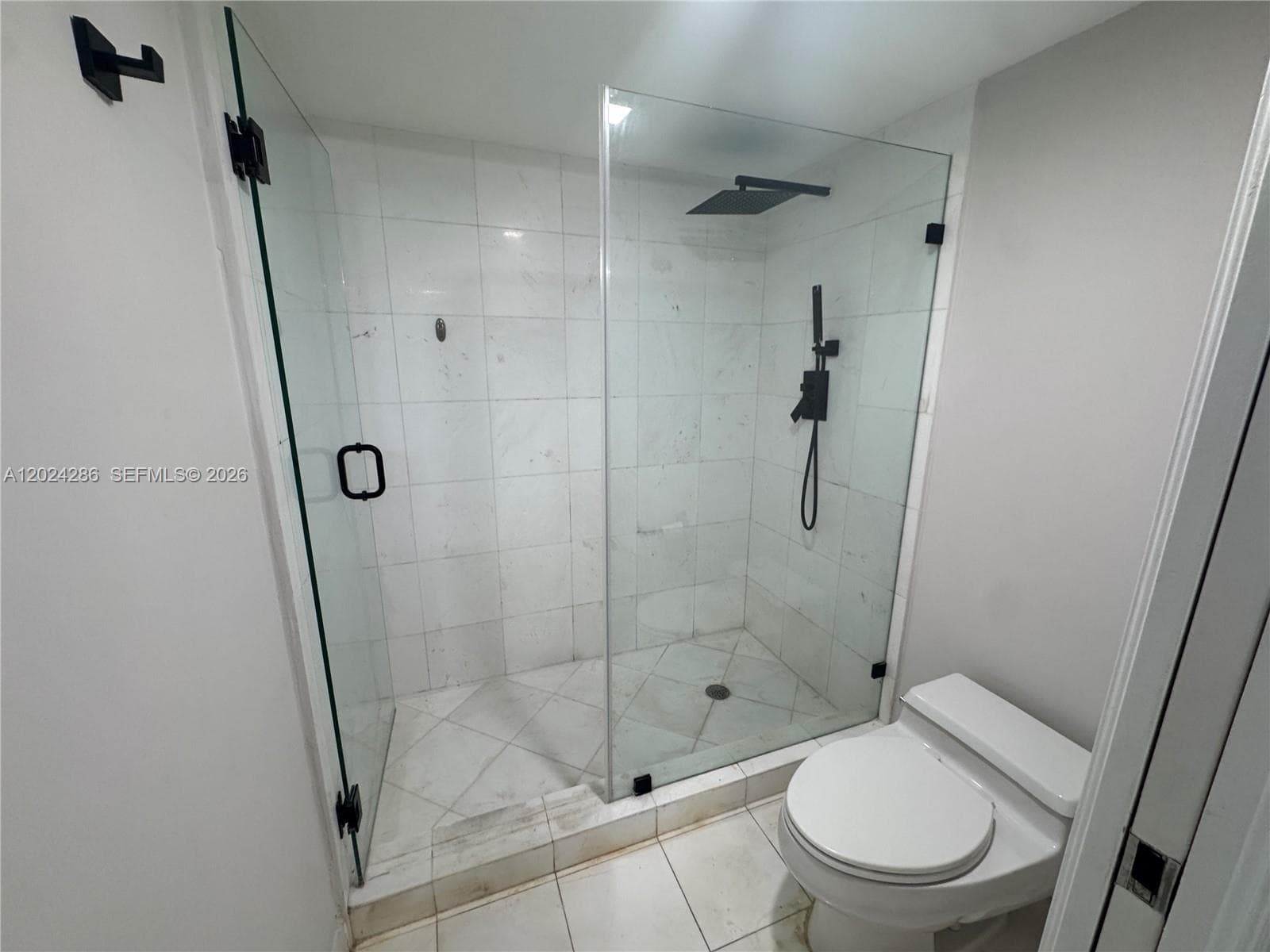 3530 Mystic Pointe Dr 1907 photo 14