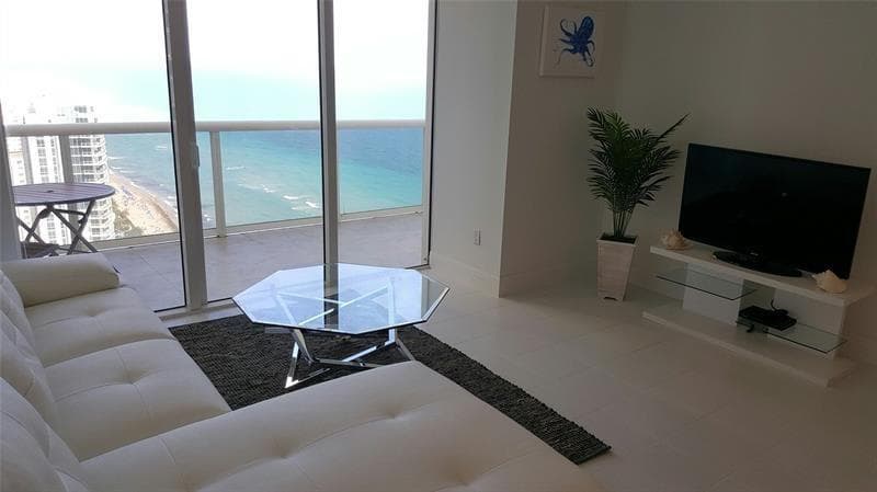 1830 S Ocean Drive 3210 photo 2
