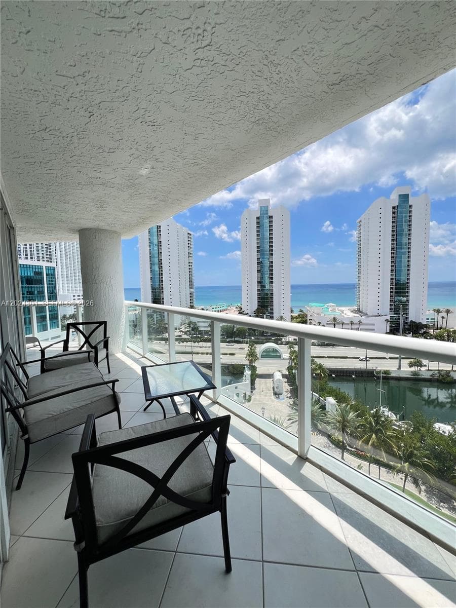 16400 Collins Ave 1242 photo 4