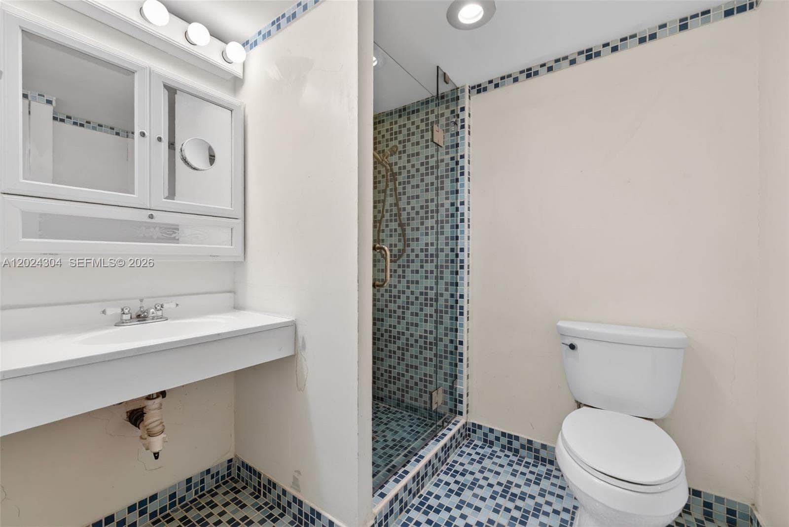 900 Bay Dr 606 photo 12