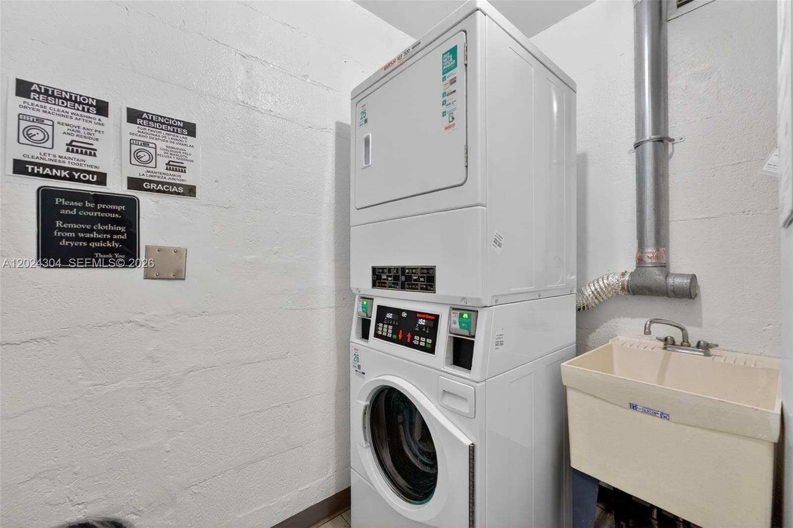 900 Bay Dr 606 photo 14