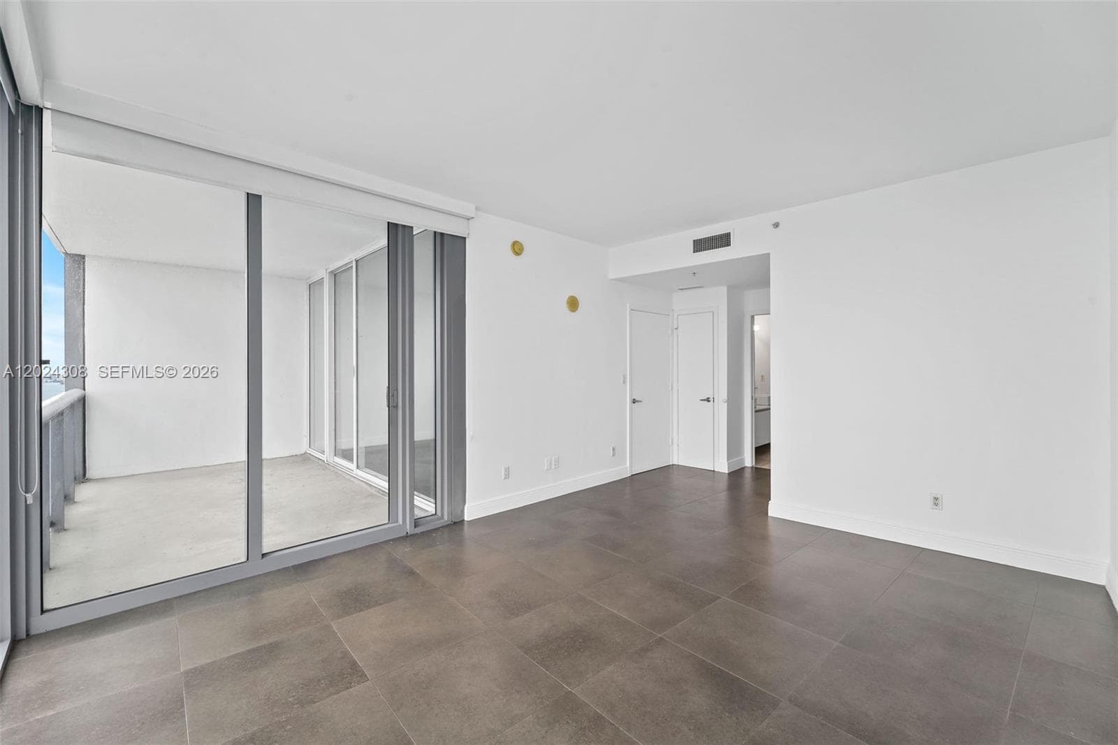 601 36th St 2710 photo 12