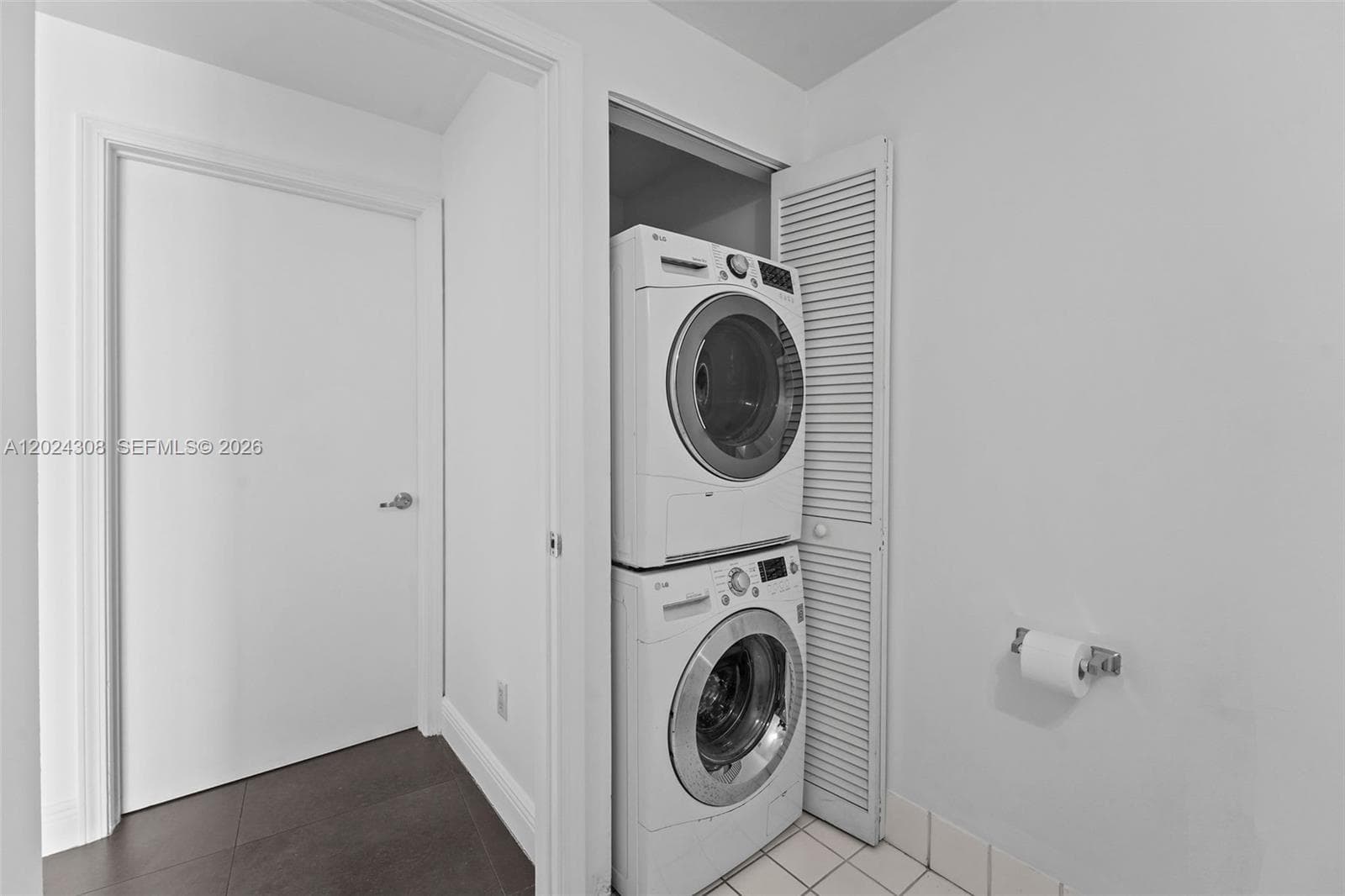 601 36th St 2710 photo 20