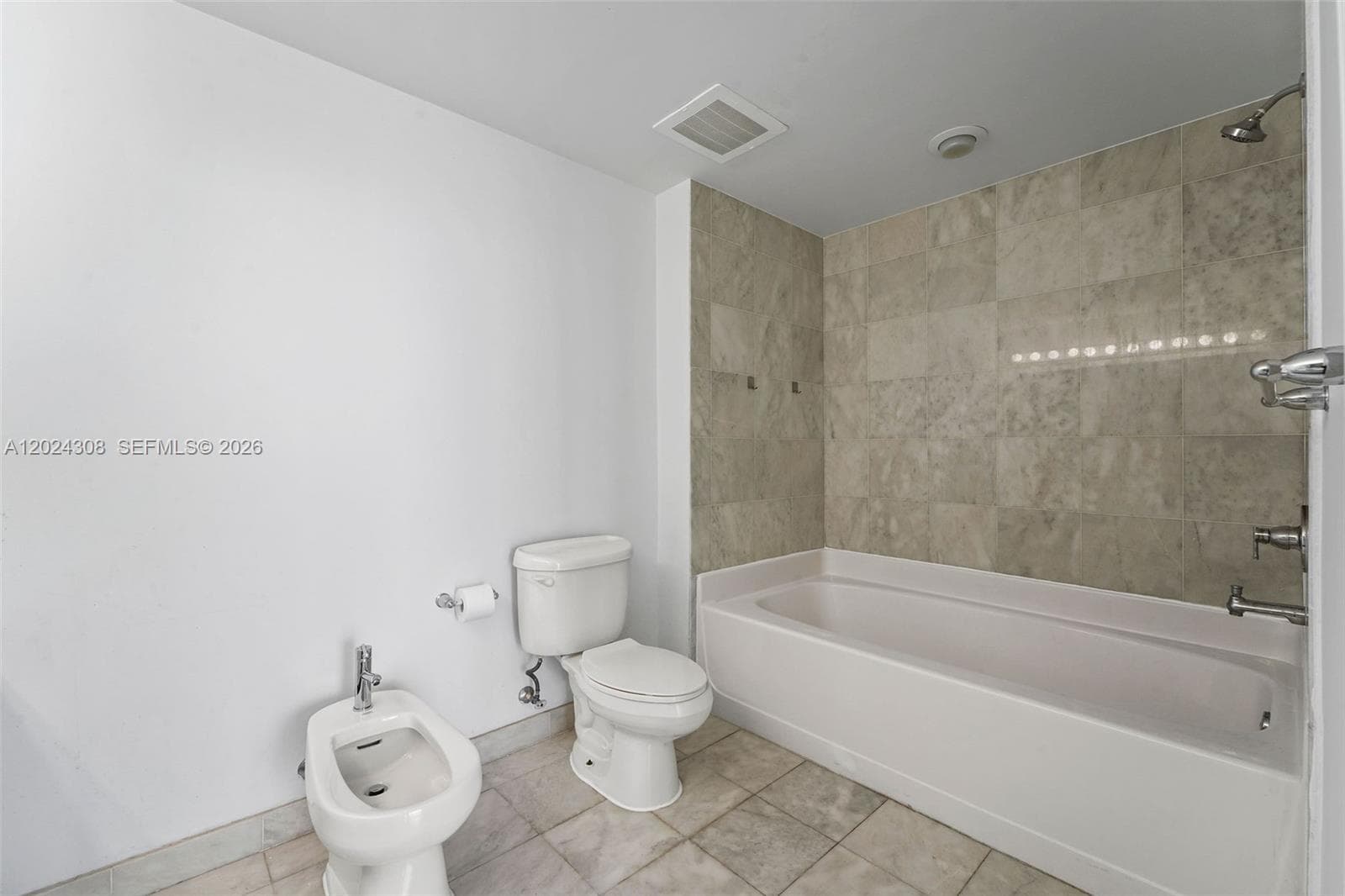 601 36th St 2710 photo 11