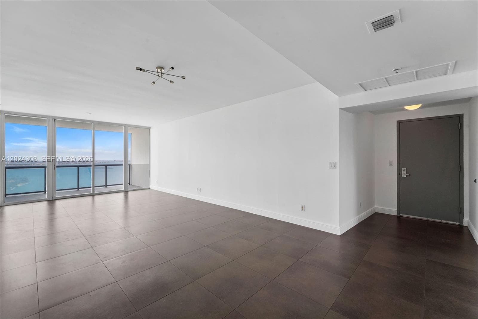 601 36th St 2710 photo 19
