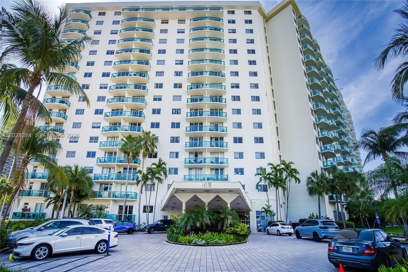 19370 Collins Ave 520 photo 11