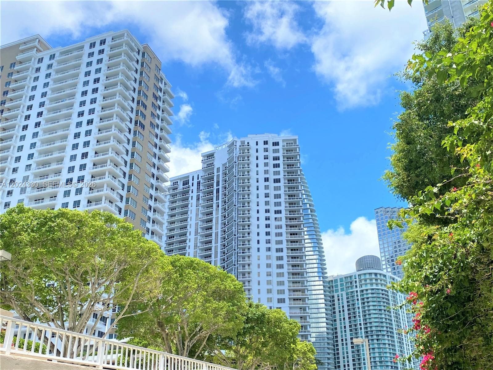 901 Brickell Key Blvd 2006 photo 1