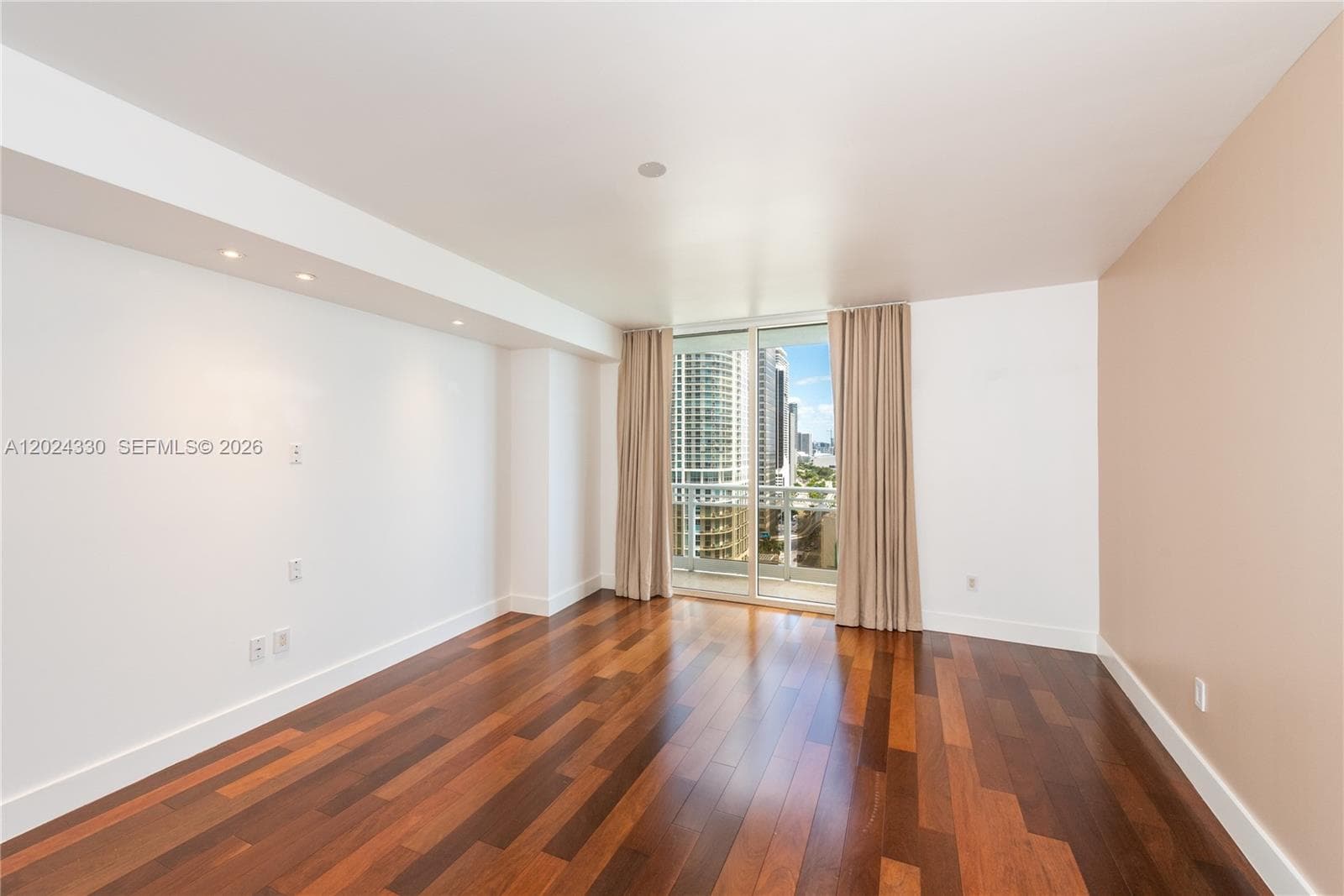 901 Brickell Key Blvd 2006 photo 20