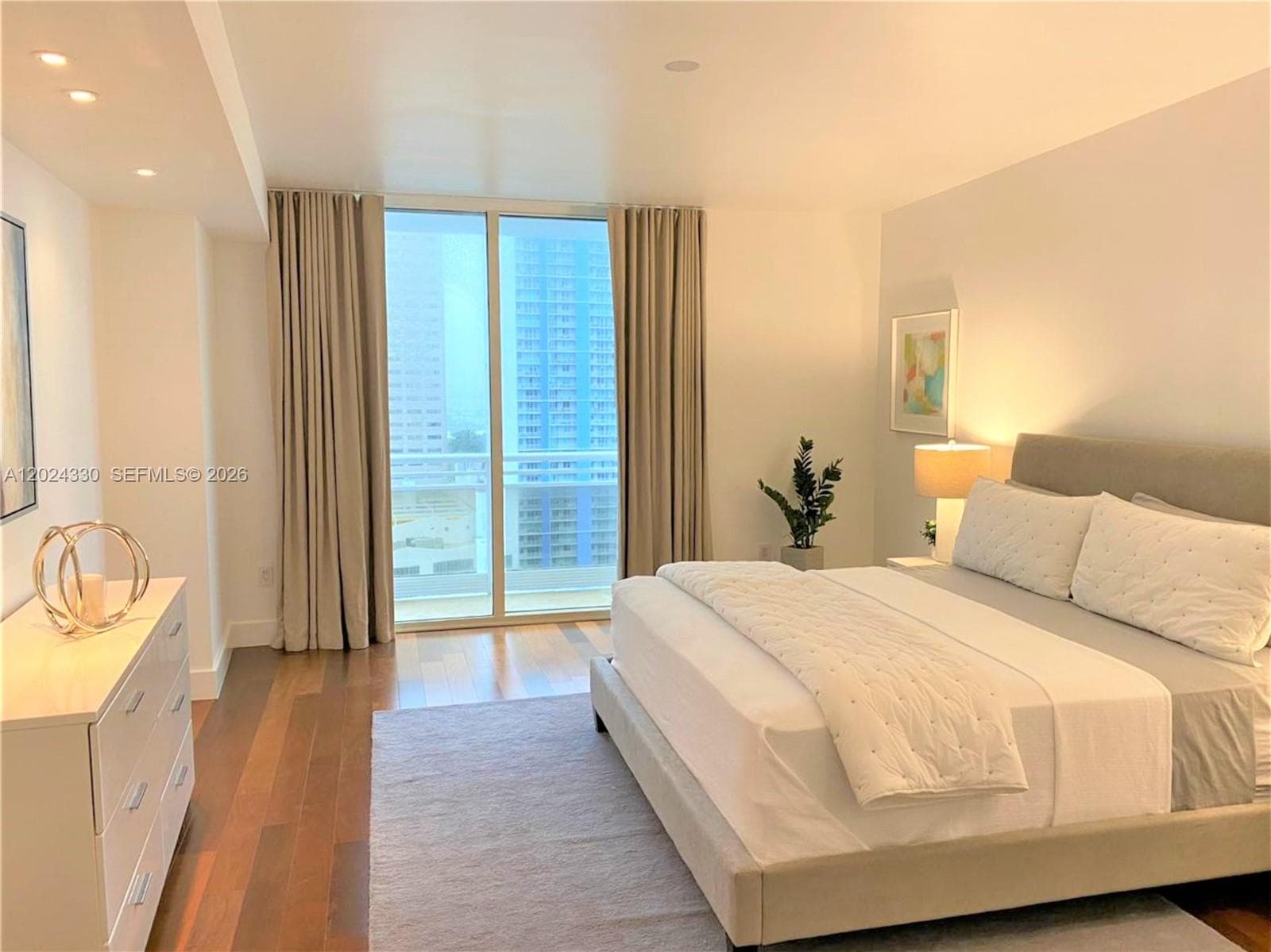 901 Brickell Key Blvd 2006 photo 19