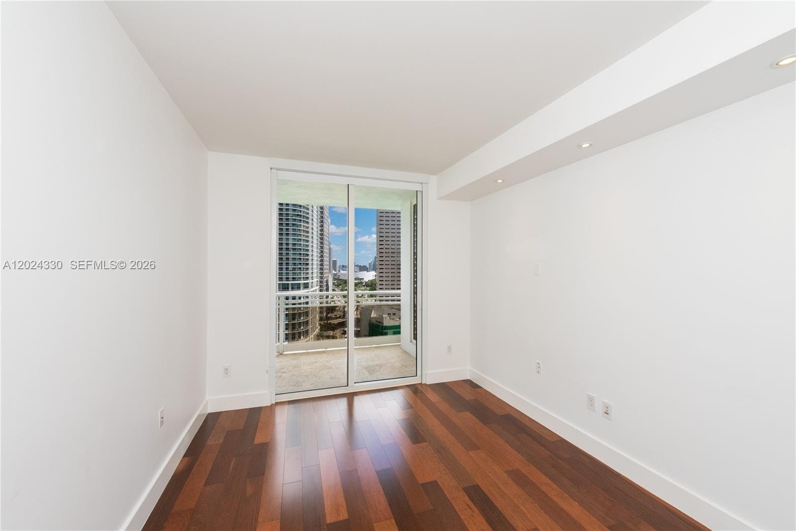 901 Brickell Key Blvd 2006 photo 25