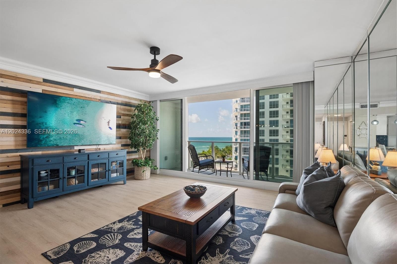 3505 Ocean Dr 817 photo 2