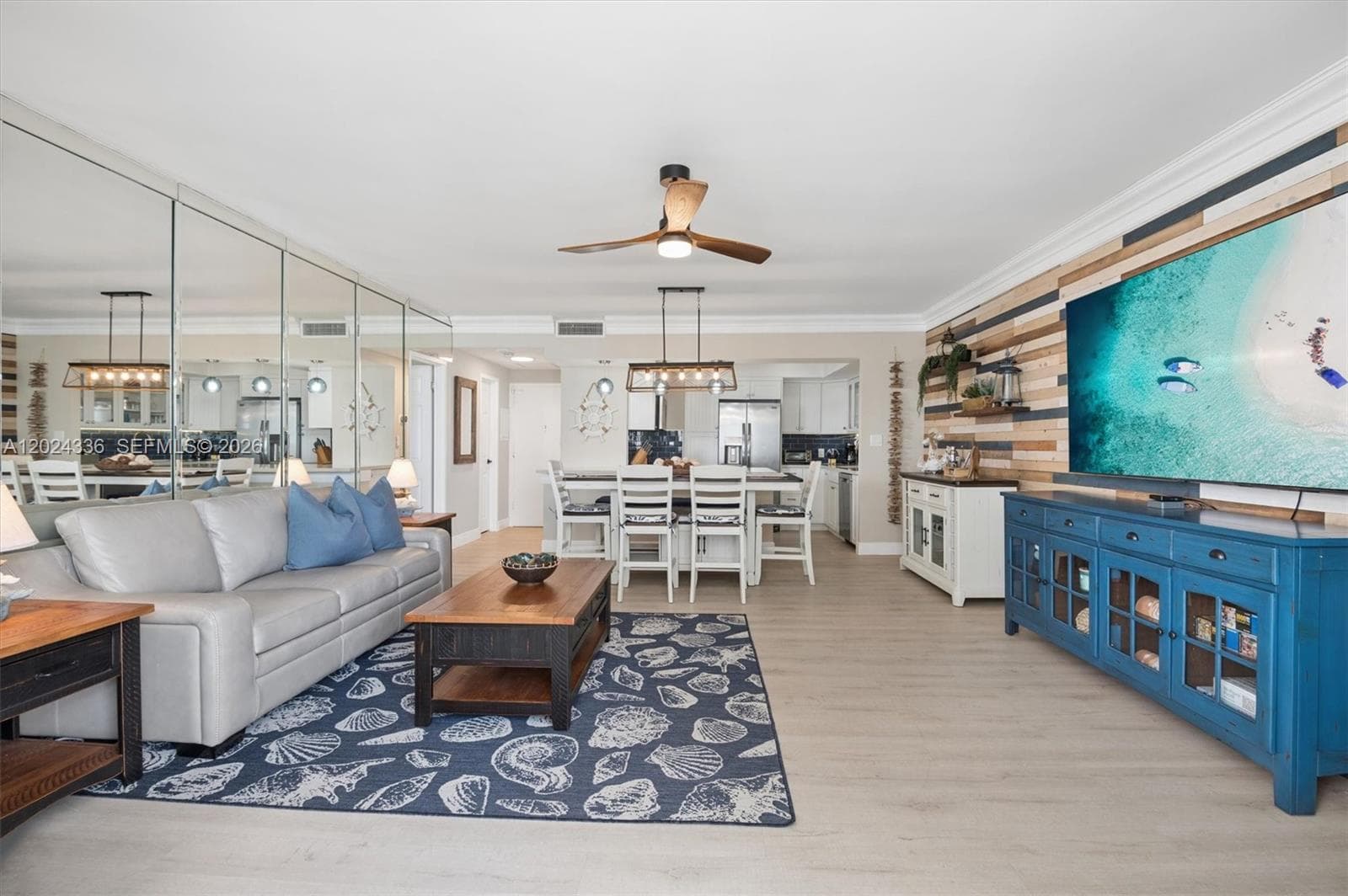 3505 Ocean Dr 817 photo 3