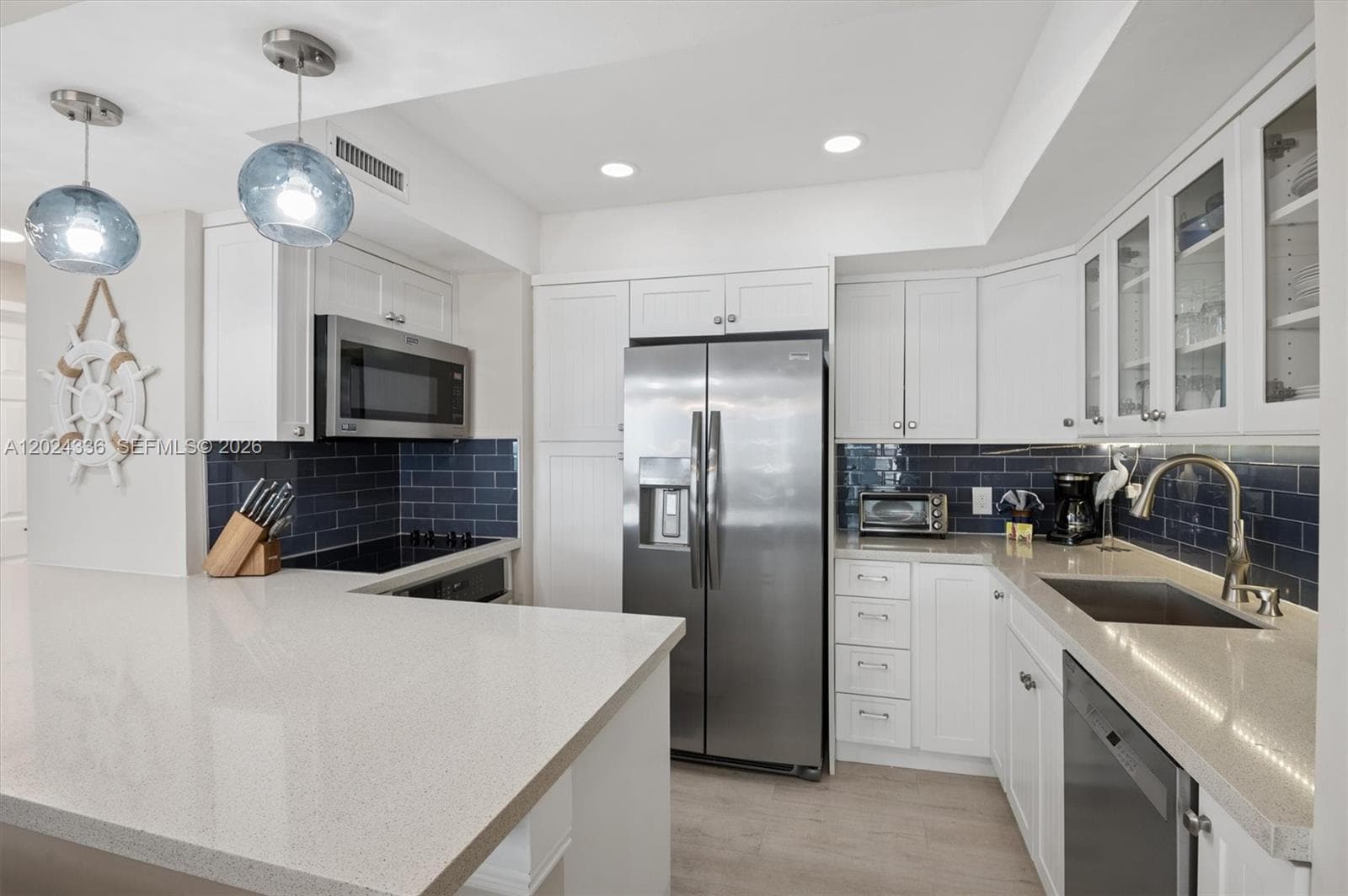 3505 Ocean Dr 817 photo 5