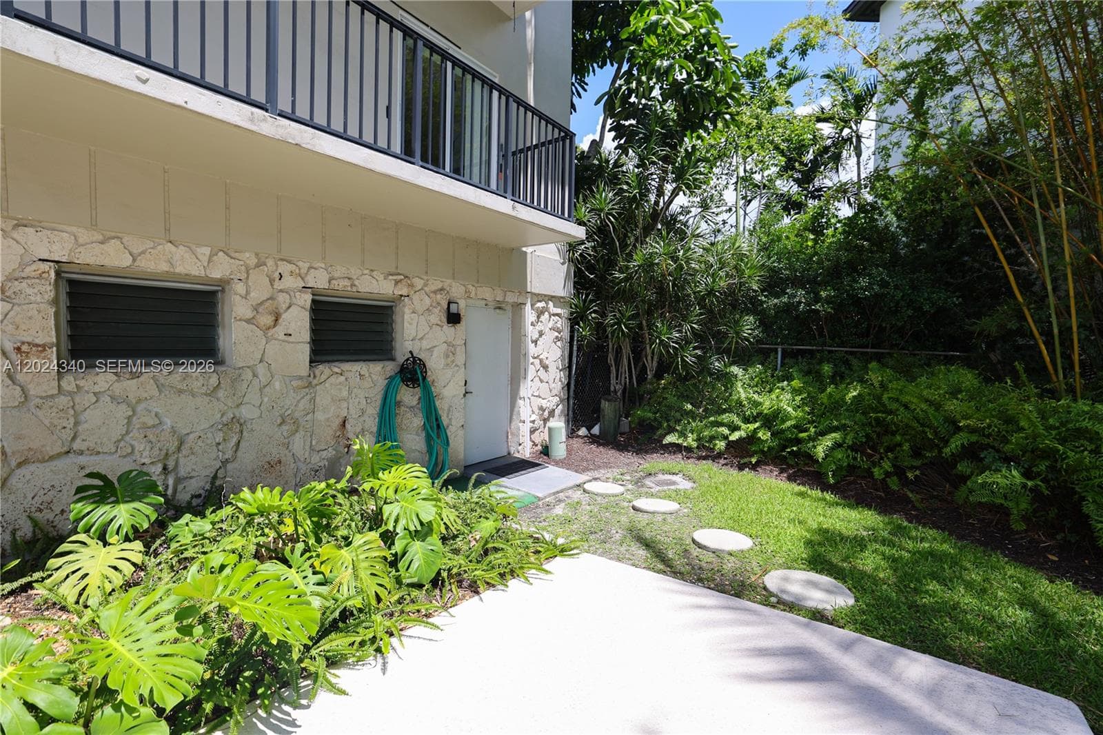 6815 Edgewater Dr 201 photo 22