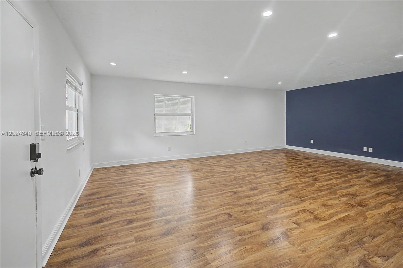 6815 Edgewater Dr 201 photo 9