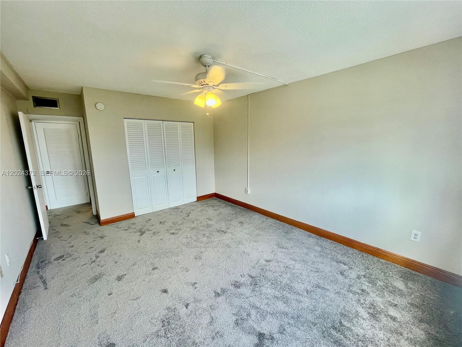 400 Kings Point Dr 829 photo 15