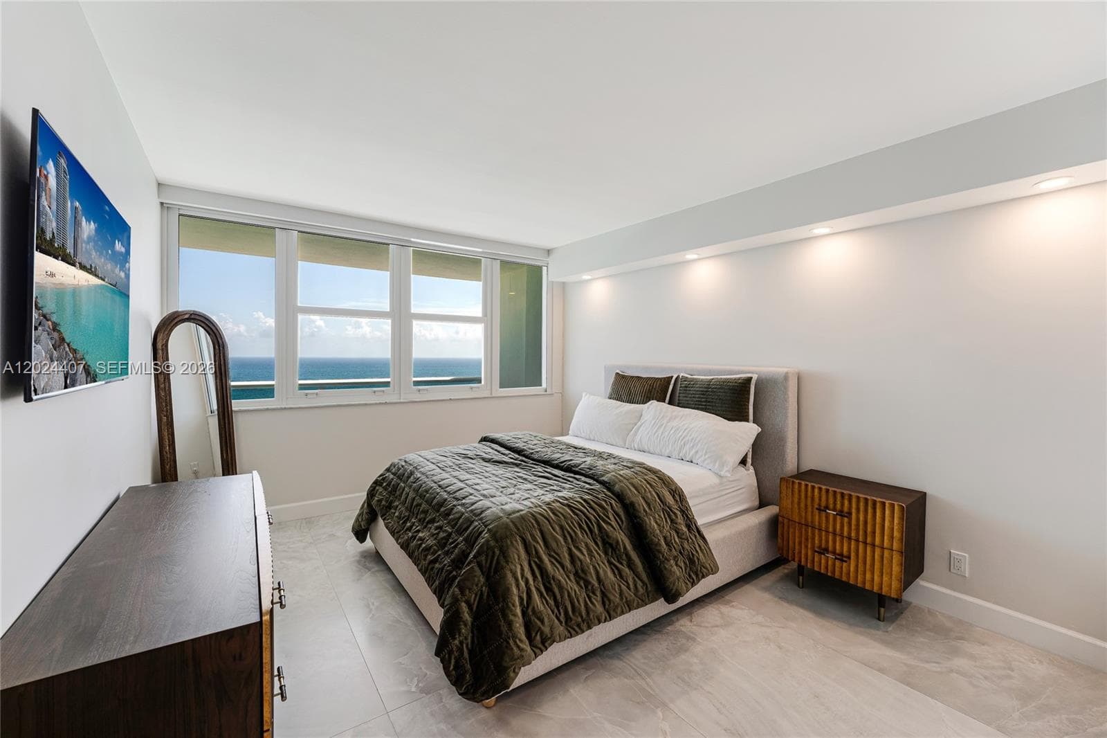 3140 Ocean Dr 2406 photo 18
