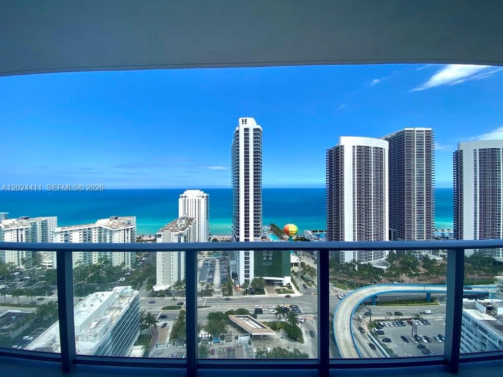 4010 Ocean Dr R2607 photo 2