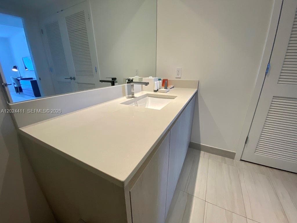 4010 Ocean Dr R2607 photo 19