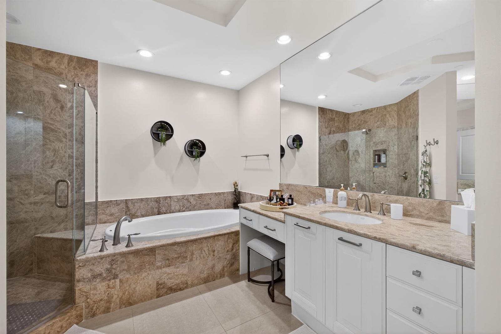 3800 N Ocean Drive 2050 photo 16