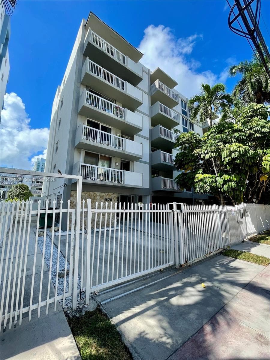 1670 Bay Rd 2B photo 10