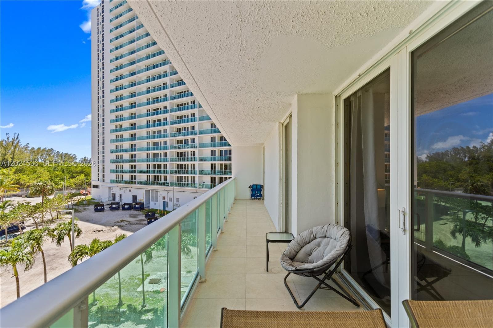 100 Bayview Dr 307 photo 2
