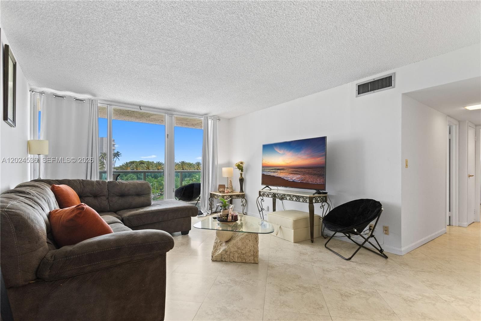 100 Bayview Dr 307 photo 4