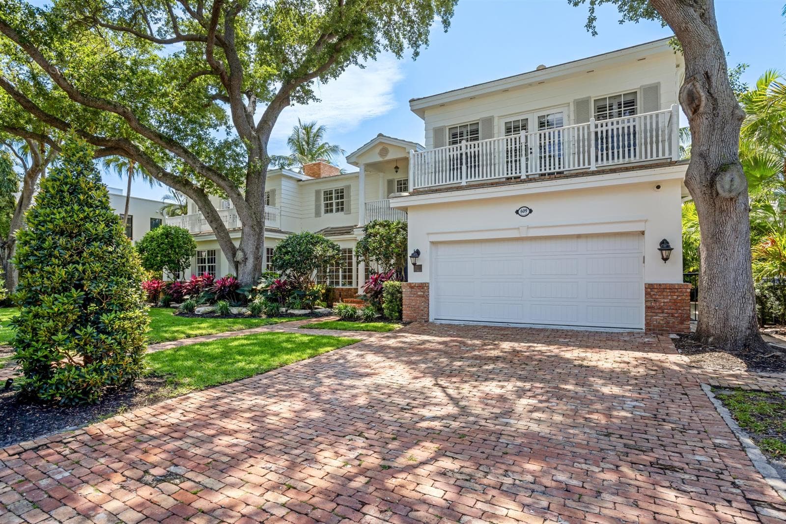 609 Coral Way photo 12