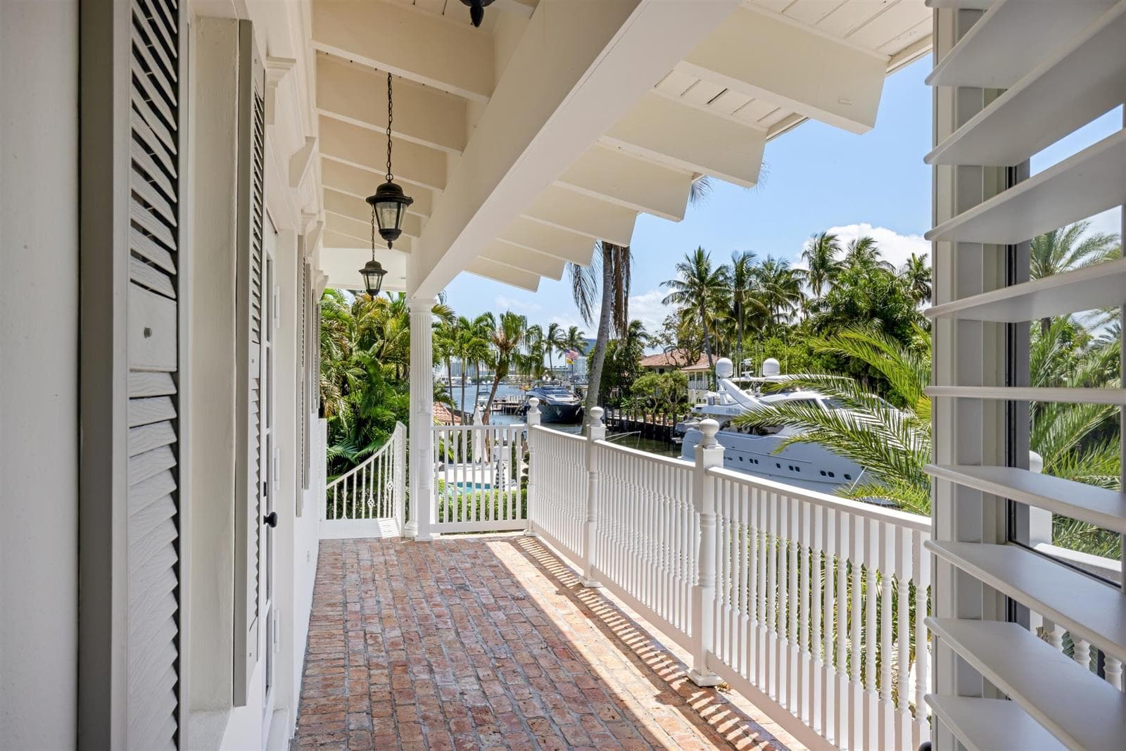 609 Coral Way photo 5
