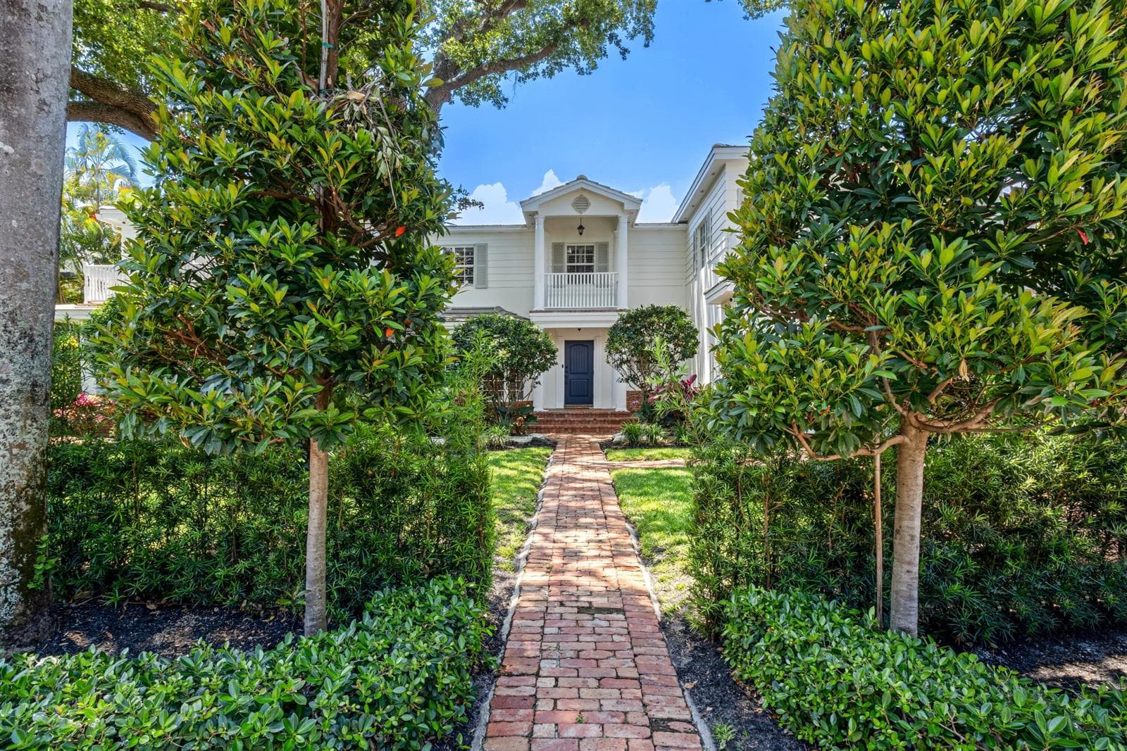 609 Coral Way photo 9