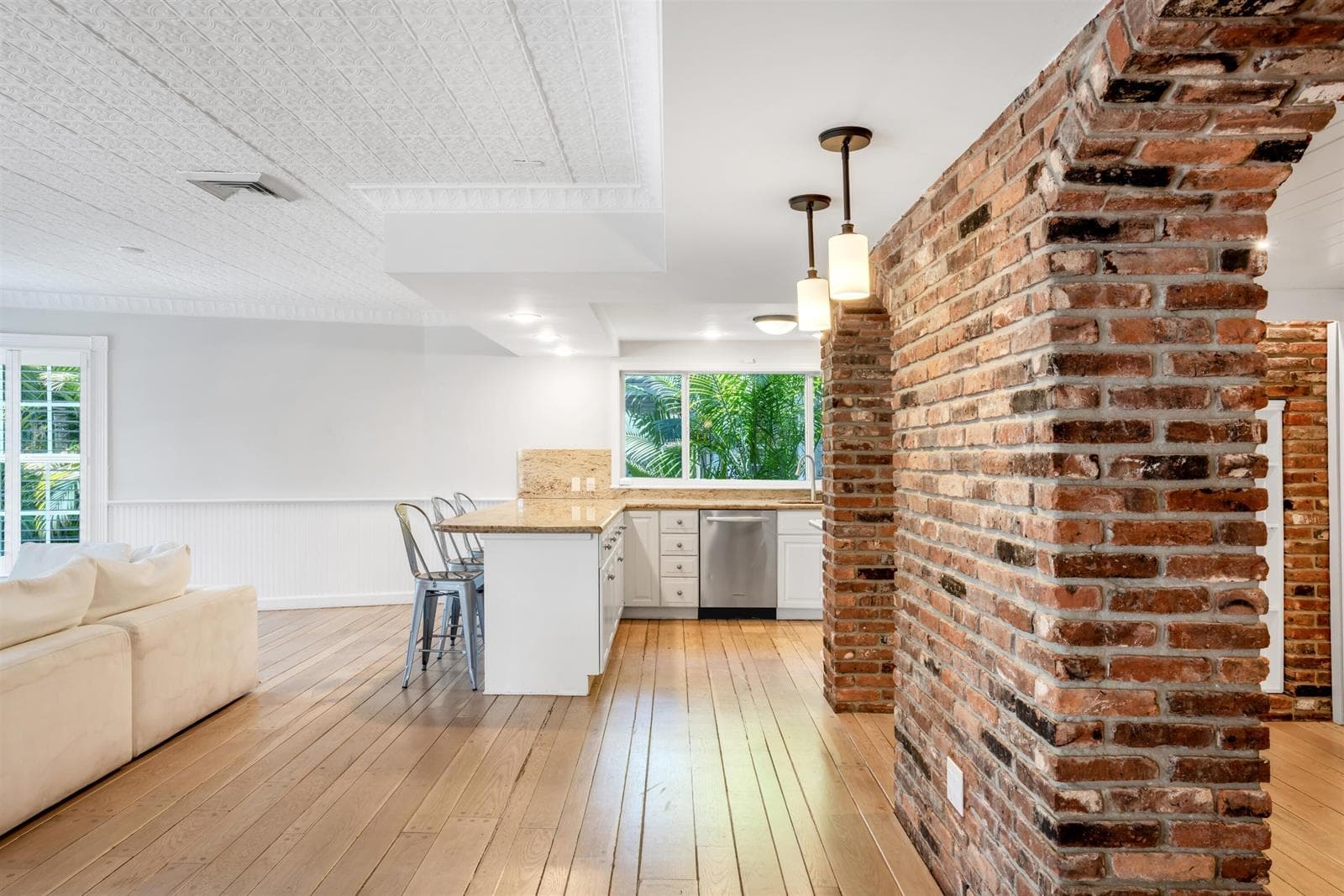 609 Coral Way photo 24