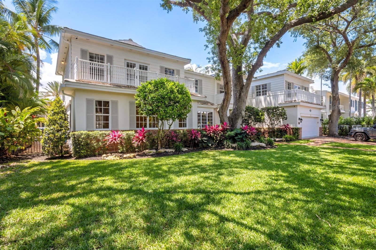 609 Coral Way photo 11