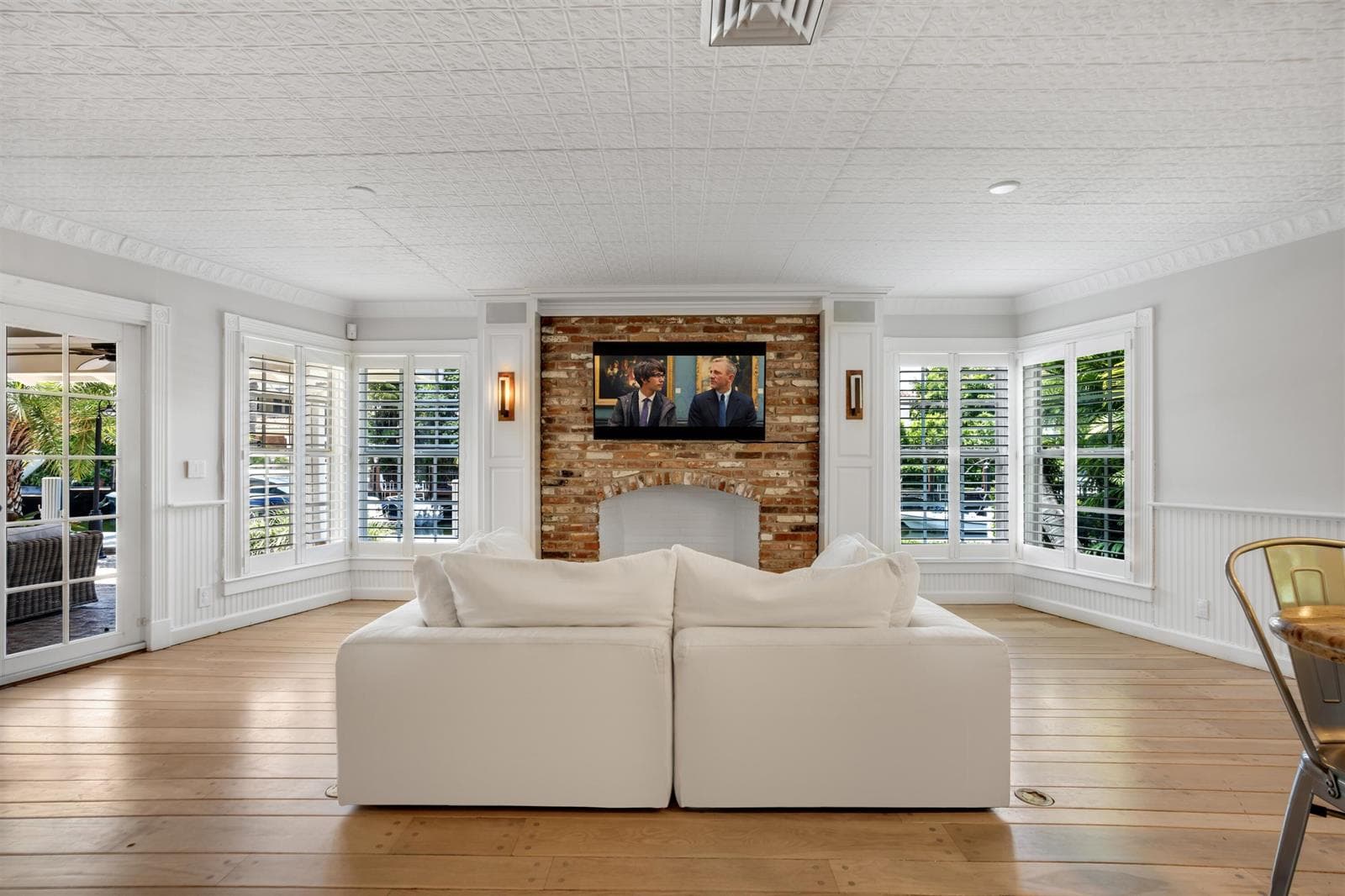 609 Coral Way photo 25